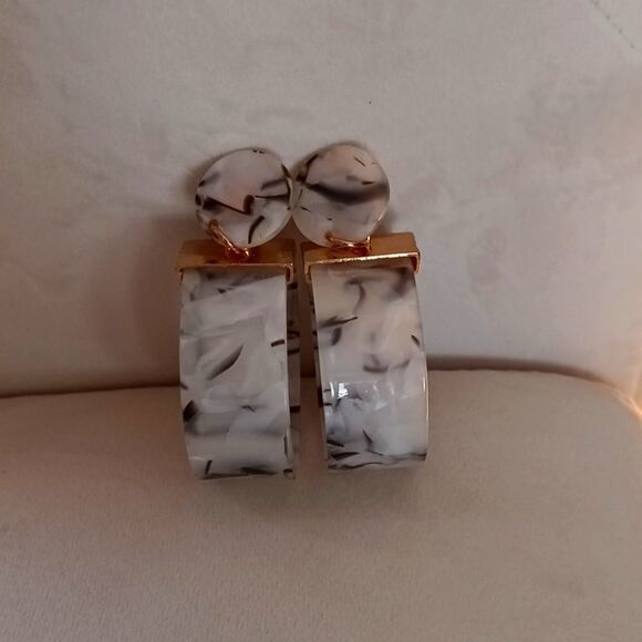 Acrylic marble print hoop earrings - Picture 1 of 1